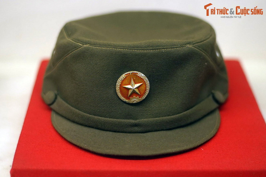 Mũ mềm của Thiếu tướng Nguyễn Hòa, Tư lệnh Quân đoàn 1, sử dụng trong Chiến dịch Hồ Chí Minh, từ ngày 26-30/4/1975. Hiện vật được trưng bày ở Bảo tàng Lịch sử Quân sự Việt Nam.