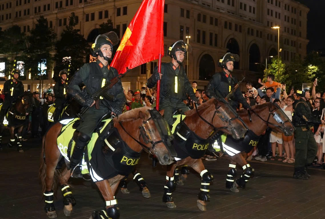Chuong trinh Viet Nam- To quoc trong tim toi thu hut ngan nguoi xem-Hinh-2