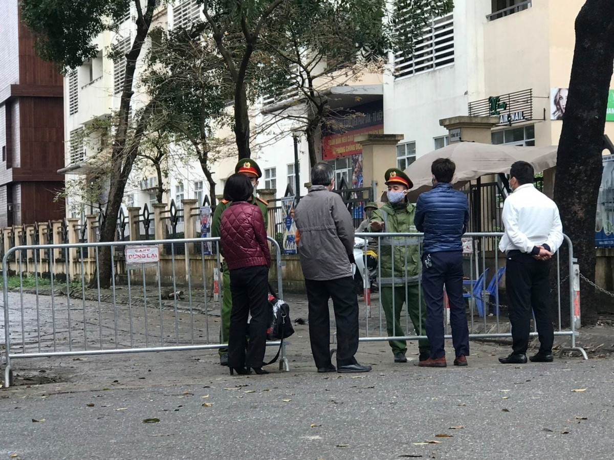 Công an quận đã nắm tình tình, dựng lên lịch sử đi lại, tiếp xúc của khách lưu trú người Hàn Quốc để bám sát, phục vụ công tác “chống dịch như chống giặc” của thành phố.