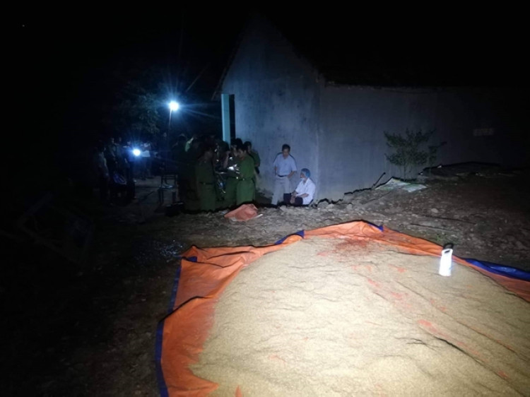 Tại công an huyện Trà Bồng, đối tượng Anh đã khai nhận hành vi phạm tội của mình. Trước khi gây án, Hồ Ngọc Anh được chẩn đoán mắc bệnh tâm thần phân liệt trong nhiều năm qua. 