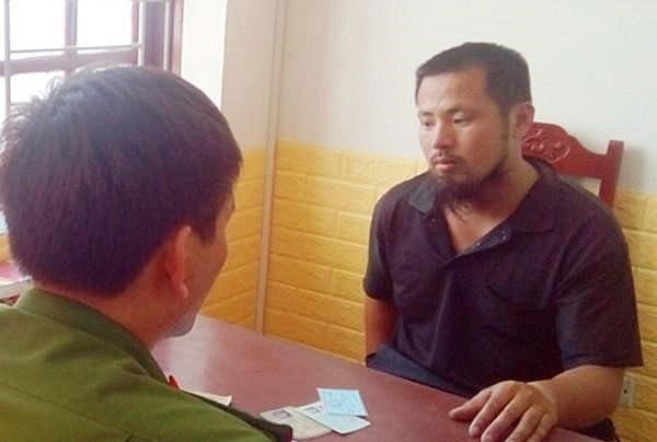 Ngày 16/5/2019, do xin tiền để mua ô tô chạy taxi không được, Vũ Hoàng Hợp (SN 1983, trú tại phường Đông Vệ, TP.Thanh Hóa, tỉnh Thanh Hóa) xảy ra mâu thuẫn với bố đẻ là ông Vũ Hoàng Ân (SN 1963, trú tại phường Đông Vệ, TP.Thanh Hóa, tỉnh Thanh Hóa).