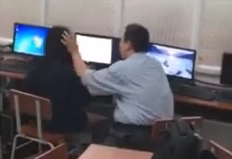 Lãnh đạo Nhà Thiếu nhi TP HCM biết thêm, đã cho thầy giáo trong video làm bản tường trình sự việc, đồng thời mời phụ huynh của nữ sinh làm việc. Trong bản tường trình, thầy giáo cho rằng ông nhìn thấy hình dán dưới mắt cá chân của học sinh, tưởng là hình xăm, nên yêu cầu cho xem. 