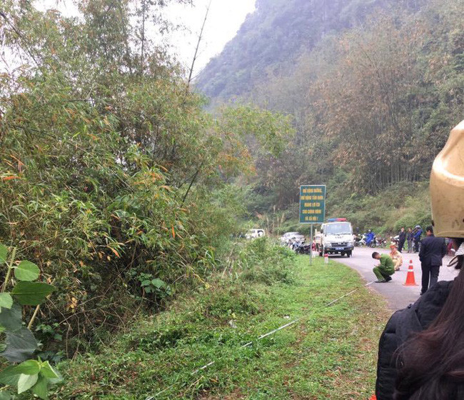 Ngay sau khi nhận được tin báo, cơ quan chức năng đã có mặt khám nghiệm hiện trường, điều tra làm rõ vụ việc. Danh tính nữ tài xế được xác định là chị Nguyễn Thị S. (SN 1985, trú tại thị trấn Đồi Ngô, huyện Lục Nam, tỉnh Bắc Giang). 