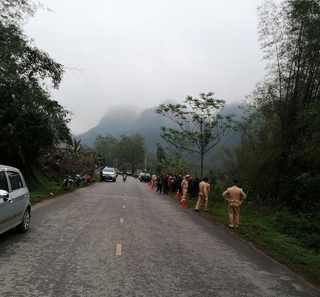 Trước khi xảy ra sự việc, chị S. điều khiển xe ô tô theo hướng từ huyện Chi Lăng về huyện Văn Quan thì xảy ra tai nạn đáng tiếc. 