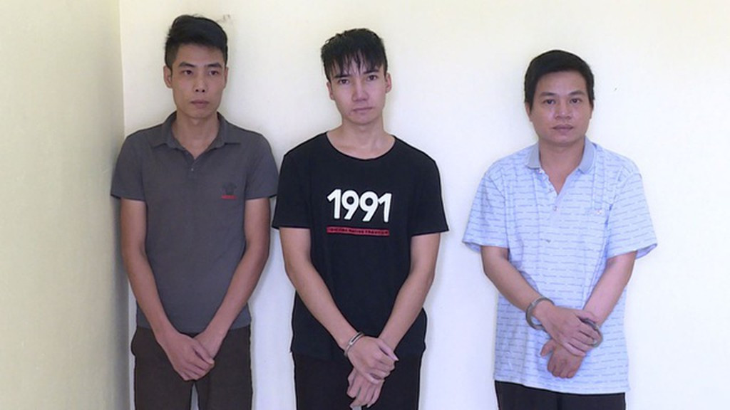  Làm giả hồ sơ vay vốn tài chính chiếm đoạt tiền tỷ: Ngày 20/9/2019, Công an tỉnh Bắc Ninh đã ra quyết định khởi tố vụ án, khởi tố bị can đối với Nguyễn Văn Hưng (38 tuổi, trú tại TP.Hà Nội); Trần Văn Bào (29 tuổi, ở Thái Bình) và Phạm Ngọc Lượng (23 tuổi, ở Bắc Ninh) về tội “Làm giả con dấu, tài liệu của cơ quan, tổ chức”.