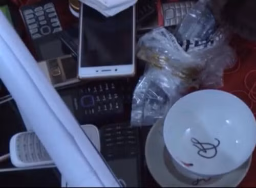 Một số tang vật thu được tại sới bạc do đối tượng Bùi Thị Lan tổ chức.