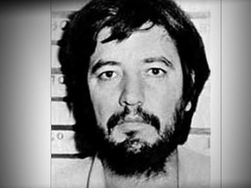 2. Amado Carrillo Fuentes, 25 tỷ USD: Amado Carrillo Fuentes được xem là chúa tể bầu trời khi mua tới 22 chiếc máy bay cá nhân để đưa ma túy từ Columbia đến Mỹ. Fuentes cũng đứng đầu băng Juarez nổi tiếng ở Mexico. Năm 1997, người đàn ông này đã quyết định sửa đổi khuôn mặt để tránh sự truy lùng của cảnh sát, song đã chết trong khi phẫu thuật.