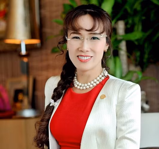 Ba nữ doanh nhân Việt Nam này là Chủ tịch kiêm CEO PNJ Cao Thị Ngọc Dung, CEO Vietjet Air Nguyễn Thị Phương Thảo và Chủ tịch TH Milk Thái Hương. Trong đó, bà Nguyễn Thị Phương Thảo là nhân vật được kỳ vọng trở thành nữ tỷ phú đô la đầu tiên của Việt Nam. Ảnh: Bà Nguyễn Thị Phương Thảo.