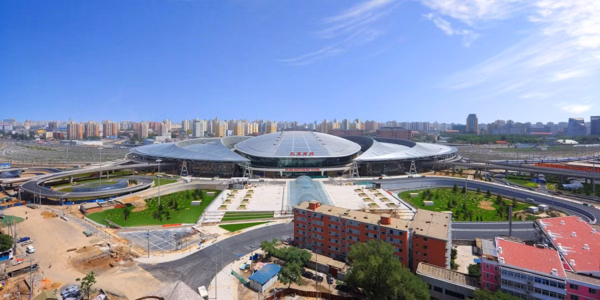 Ga tàu phía nam Bắc Kinh (6,3 tỷ USD): Ga tàu lớn nhất thành phố Bắc Kinh cũng là một trong những ga tàu lớn nhất châu Á.