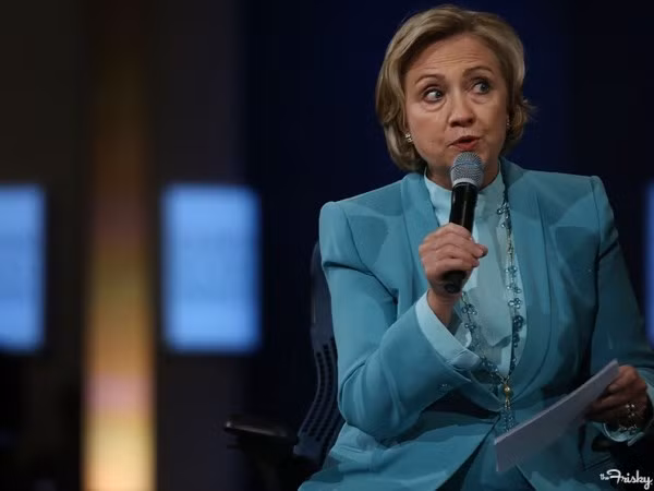 Nhà thiết kế Nina cho biết, những mẫu thiết kế của bà thường dành cho các nữ doanh nhân tham gia những cuộc họp kinh doanh, các buổi tiệc cuối tuần và các sự kiện vào buổi tối.