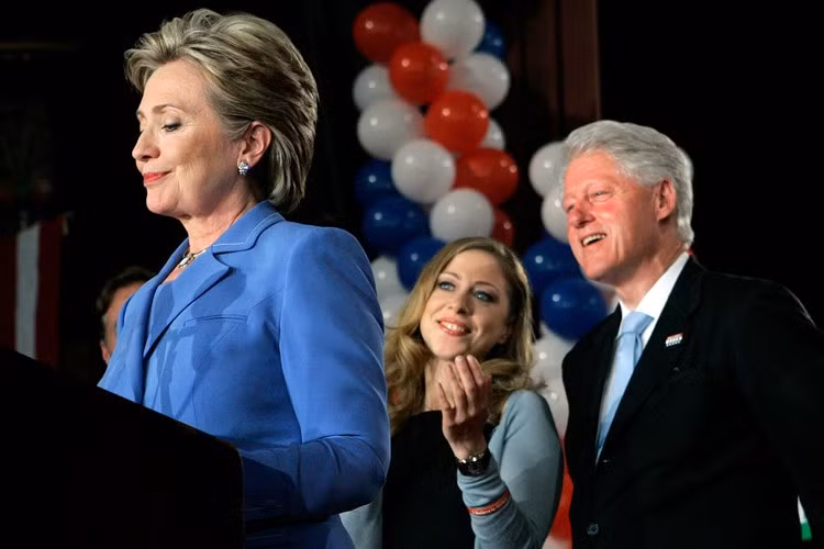 Nina thường chọn những loại vải bền chất lượng cao khi thiết kế các sản phẩm cho những phụ nữ quyền lực giúp người mặc trông gọn gàng, thanh lịch hơn.