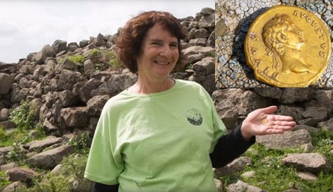 Bỗng dưng thành triệu phú nhờ... một đồng xu: Một người phụ nữ miền đông Galilee, Israel bỗng chốc trở lên giàu có nhờ nhặt được đồng tiền xu gần 2000 năm tuổi. Cùng lúc đó, Danny Syon – chuyên gia về đồng xu tại IAA cũng xác nhận đồng xu này là một món cổ vật có giá trị, nó vô cùng hiếm vì đồng tiền này dành riêng cho các Hoàng đế La Mã cai trị trước đó.