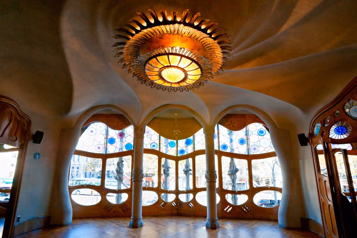 Bên trong ngôi nhà thiết kế đẹp mắt khiến người nhìn vào giống như đang bị ảo giác.