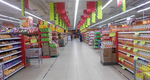 Với diện tích mặt bằng 2.400 m2, siêu thị Auchan Mipec Long Biên cung ứng tới 10.000 chủng loại sản phẩm tiêu dùng - gia dụng cho người dân Hà Nội với các mặt hàng phong phú, chất lượng, có nguồn gốc xuất xứ rõ ràng, trong đó 80% là hàng Việt Nam. Bên cạnh đó, Auchan cũng cung cấp danh mục mặt hàng độc quyền của Auchan tại Mipec Long Biên. Như vậy, người Việt sẽ có cơ hội dùng hàng Pháp với giá bình dân.