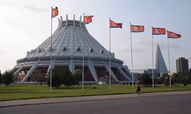 Sân trượt băng Bình Nhưỡng ra mắt năm 1981, có sức chứa 6.000 người. Đây là một trong những cơ sở thể thao ấn tượng nhất của Triều Tiên.