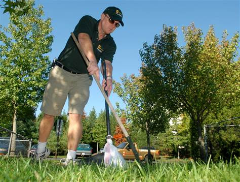 Việc cung cấp dịch vụ dọn phân thú cưng đã giúp When Doody Calls kiếm hàng triệu USD.