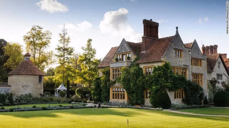 6. Khách sạn Belmond Le Manoir aux Quat'Saisons ở Anh: Giá phòng 1.162 USD/đêm.