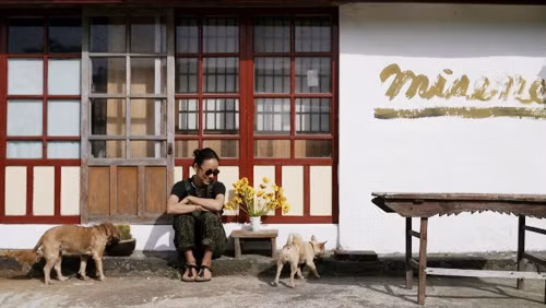 Lý do chính khiến họ đến với nhau là vì tình yêu âm nhạc, tình cảm với thiên nhiên và động vật. Sau khi kết hôn, vợ chồng Lee Hyori chuyển đến đảo Jeju sinh sống. Ngôi nhà giản dị của vợ chồng Lee Hyori trên đảo Jeju khá đơn giản song cuộc sống của họ không kém phần thú vị.