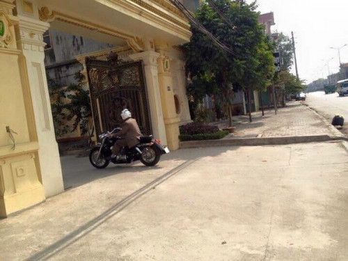 Rất nhiều nội thất khác bên trong tòa lâu đài được dát vàng hoặc nhuộm vàng đẹp mắt.