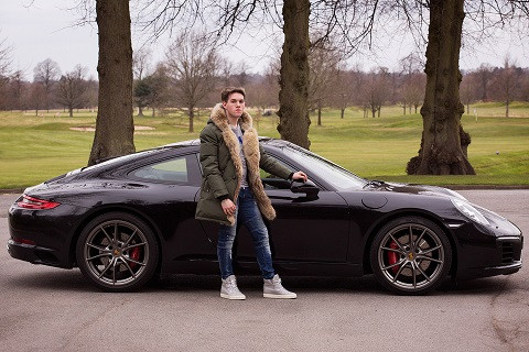 Jack Watkin từng "nổ" rằng mình có 7 chiếc siêu xe trong đó có: hai xe Mercedez Benzs, một chiếc Range Rover Vogue và một chiếc Porsche.