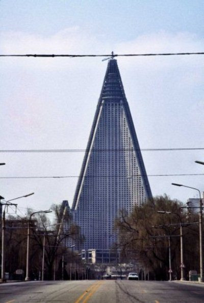 Sau 16 năm dãn tiến độ, công việc xây dựng khách sạn đã được tái khởi động từ tháng 4/2008, bởi một nhà thầu Ai Cập, Orascom Group. Thế nhưng, đến nay khách sạn này vẫn là một công trình bỏ hoang.