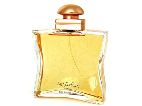 Được tạo ra từ năm 1995, chai 24 Faubourg by Hermes có thiết kế cong quyến rũ, cùng mùi hương dịu nhẹ và tinh tế.