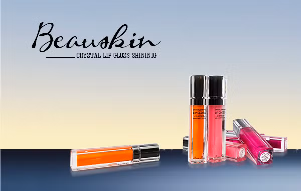 Son môi Beauskin Lip Gloss Beauskin (145.000 đồng/thỏi): Đây là dòng son bóng cao cấp Hàn Quốc có tới 10 gam màu, từ có nhũ đến không có nhũ.