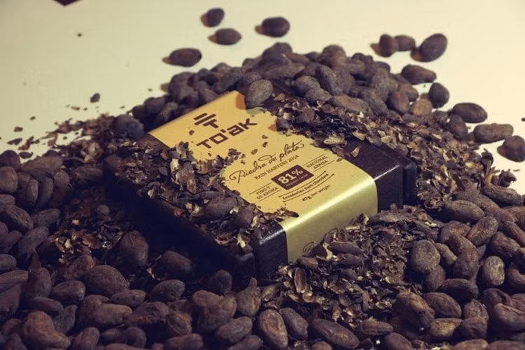 Thanh socola To'ak Chocolate của nhà sản xuất Ecuador bán ra với giá 260 USD (khoảng 5,5 triệu đồng)/thanh, chính thức trở thành loại socola nguyên chất đắt nhất thế giới. Có lẽ đây cũng chính là món socola tặng Valentine đắt đỏ nhất.