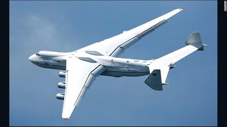 An-225 Mriya hiện là loại máy bay vận tải lớn nhất thế giới đang hoạt động, trọng lượng cất cánh tổng cộng lớn nhất. An-225 được thiết kế cho chương trình không gian Xô Viết nhằm vận chuyển tên lửa đẩy Energia và tàu vũ trụ Buran.