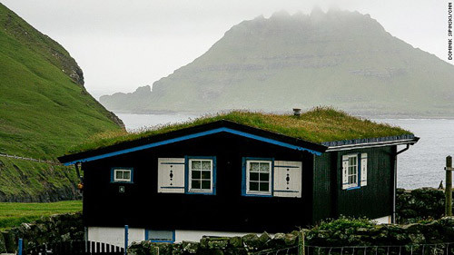 Ngôi nhà mái cỏ của gia đình Patursson được xây dựng từ 500 năm trước.