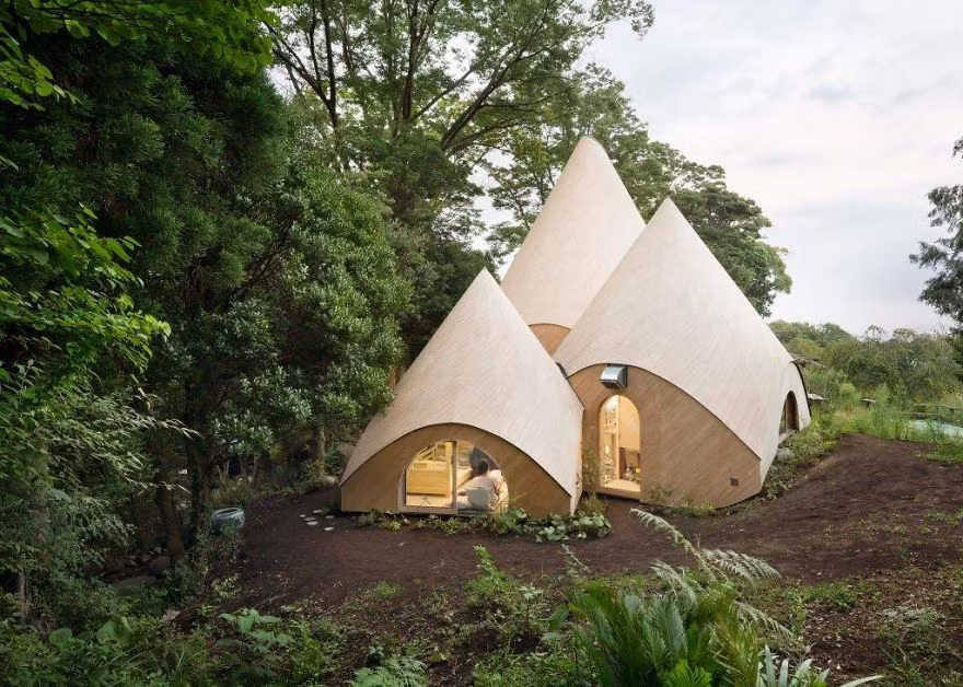 Nằm giữa vùng rừng núi Shizuoka, Nhật Bản, ngôi nhà nghỉ dưỡng phức hợp có tên Jikka là một lựa chọn lý tưởng cho những ai yêu thiên nhiên.