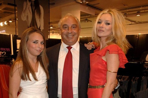 Trong danh sách những bữa tiệc xa hoa của tỷ phú thế giới còn có tiệc sinh nhật kéo dài 4 ngày trị giá 20 triệu USD của ông Philip Green - chủ tập đoàn Arcadia (thương hiệu bán lẻ phân phối Topshop, Topman). Bữa tiệc diễn ra hồi tháng 3/2012.