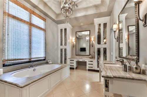 Một góc phòng tắm, nơi Britney Spears dành để thư giãn.