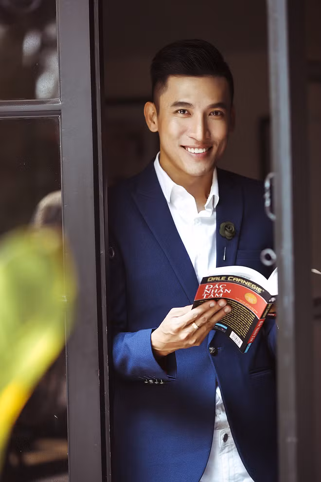 Chang doanh nhan Viet sieu dien trai khien chi em ban loan-Hinh-2