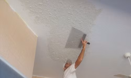 Sau khi phát hiện sự việc, bà Zhao đã báo cáo với đơn vị quản lý khu nhà. Ngoài ra, bà lên tiếng yêu cầu bồi thường, sửa chữa. Phía đơn vị quản lý đã đồng ý sẽ bồi thường thỏa đáng và sửa chữa hợp lý như nguyên trạng ban đầu. Tuy nhiên, theo bà Zhao, đến nay hai bên chưa thống nhất được mức phí bồi thường. Ảnh minh họa.