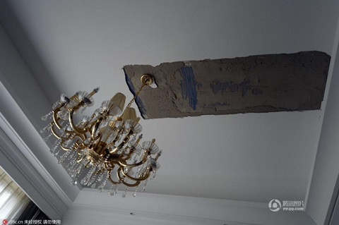 Được biết, bà Zhao đã chi số tiền 15 triệu nhân dân tệ (hơn 52 tỷ đồng) để mua căn biệt thự "rởm" này, trong đó 170.000 nhân dân tệ (600 triệu đồng) dùng để thiết kế nội thất.