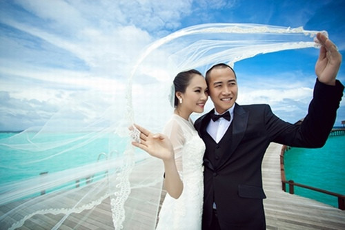 Chồng siêu mẫu Ngọc Thạch: Đang là một trong những người mẫu trẻ triển vọng bất ngờ Phạm Ngọc Thạch "theo chồng bỏ cuộc chơi" với thiếu gia Hà Thành - Đỗ Bình Dương.