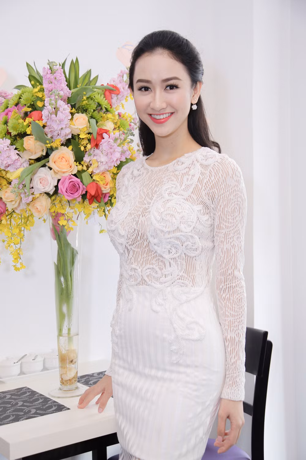 Á hậu Đại Dương 2014 Hà Thu vừa ra mắt nhà hàng mang hương vị xứ Huế của riêng mình ở TP HCM hồi cuối tháng 1 vừa qua.