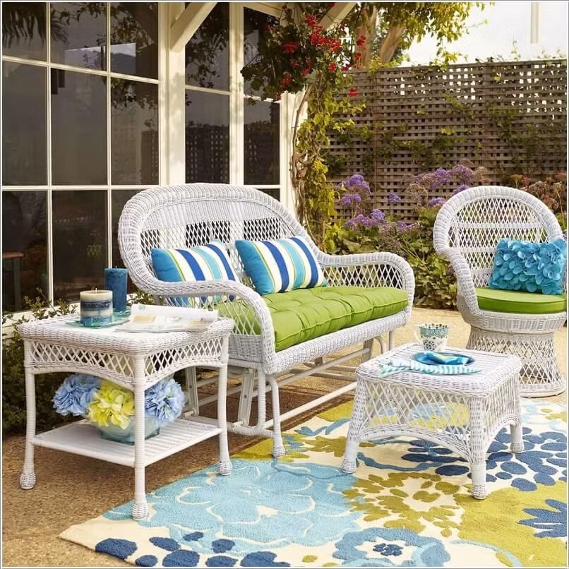 Những mẫu tường rào độc đáo và ấn tượng giúp trang trí vườn nhà bắt mắt hơn.