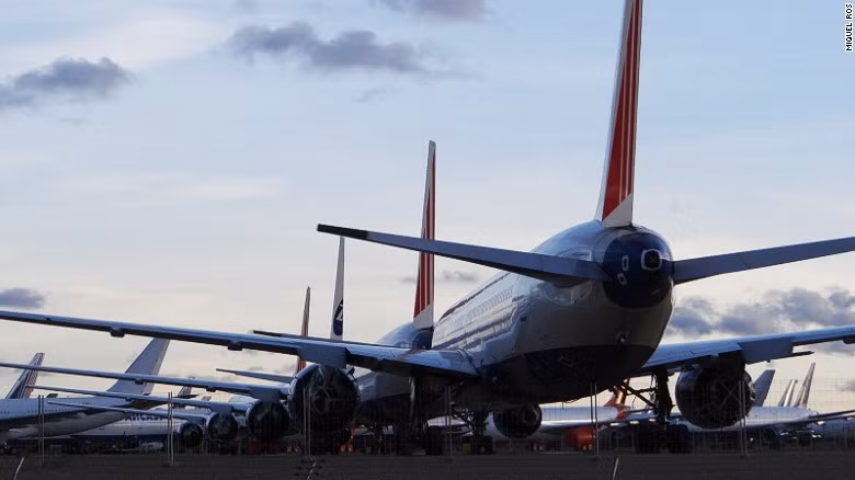 Sân bay Teruel cũng là nơi diễn ra những hoạt động liên quan đến hàng không, gồm thử nghiệm máy bay không người lái và tên lửa và đào tạo phi công.