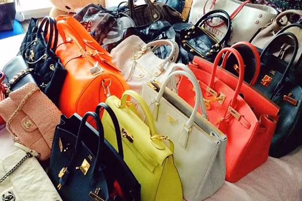 Tủ đồ hàng hiệu của ái nữ tỷ phú khiến nhiều người choáng váng.