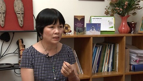 TS Khuất Thu Hồng, Viện trưởng Viện Nghiên cứu phát triển xã hội đang trao đổi với Góc nhìn thẳng (ảnh: VietNamNet).