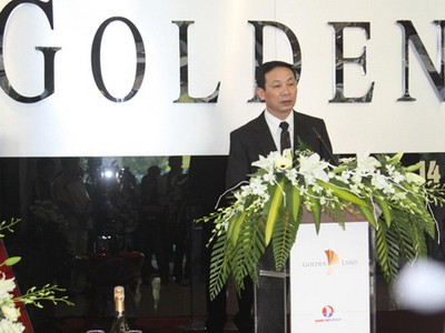 Dự đoán, đại gia mới tiếp theo sẽ xuất hiện trên sàn chứng khoán là ông Đỗ Hữu Hạ - sở hữu CTCP đầu tư và dịch vụ tài chính Hoàng Huy. Khi hàng trăm triệu cổ phiếu TCH của công ty này lên sàn vào đầu tháng 10 này sẽ giúp khối tài sản của ông Hạ tăng thêm hàng nghìn tỷ đồng.