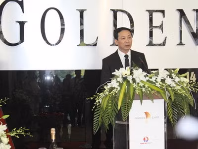 Dự đoán, đại gia mới tiếp theo sẽ xuất hiện trên sàn chứng khoán là ông Đỗ Hữu Hạ - sở hữu CTCP đầu tư và dịch vụ tài chính Hoàng Huy. Khi hàng trăm triệu cổ phiếu TCH của công ty này lên sàn vào đầu tháng 10 này sẽ giúp khối tài sản của ông Hạ tăng thêm hàng nghìn tỷ đồng.