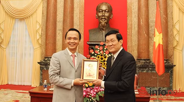 Khởi nghiệp từ tay trắng, nhưng cho đến nay, ông Quyết đã hai năm liên tiếp nằm trong top những người giàu nhất sàn chứng khoán Việt Nam, là một trong 5 luật sư được vinh danh trong chương trình hãng luật và luật sư tiêu biểu.