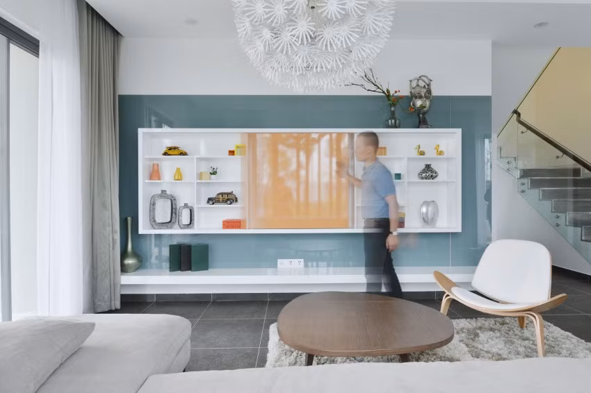 Lợi thế của công trình là nằm ở đầu hồi của một dãy nhà, vì vậy, tầm nhìn rất tốt và nhiều ánh sáng.