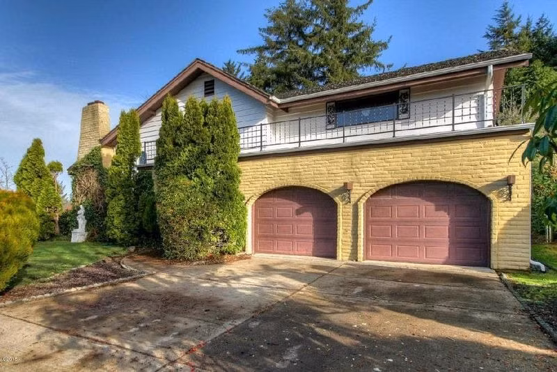 Trái ngược với vẻ bề ngoài giản dị, nội thất sang trọng của ngôi nhà khiến nhiều người phải ngạc nhiên trầm trồ.