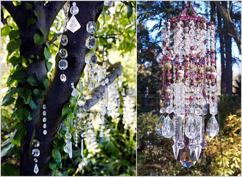 Khu vườn sẽ lung linh hơn với những chiếc chuông gió treo trên cây cối.