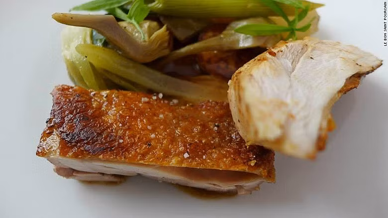 Nhà hàng Le Bon Saint Pourcain (Paris): Nhà hàng Le Bon Saint Pourcain đã nhận được rất nhiều sự tán thưởng từ trong nước và quốc tế bởi văn hóa ẩm thực độc đáo và đầy nghệ thuật.