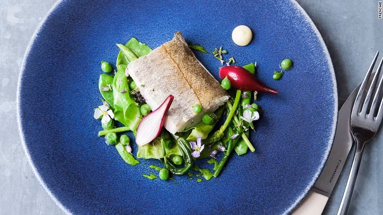 Nhà hàng Frenchie (London, Anh): Ông chủ của nhà hàng tên là Gregory Marchand, vốn là một người thành công trong lĩnh vực kinh doanh nhà hàng, quán xá. Những món bán chạy nhất ở đây chính là món cá xông khói và thịt lợn xông khói.